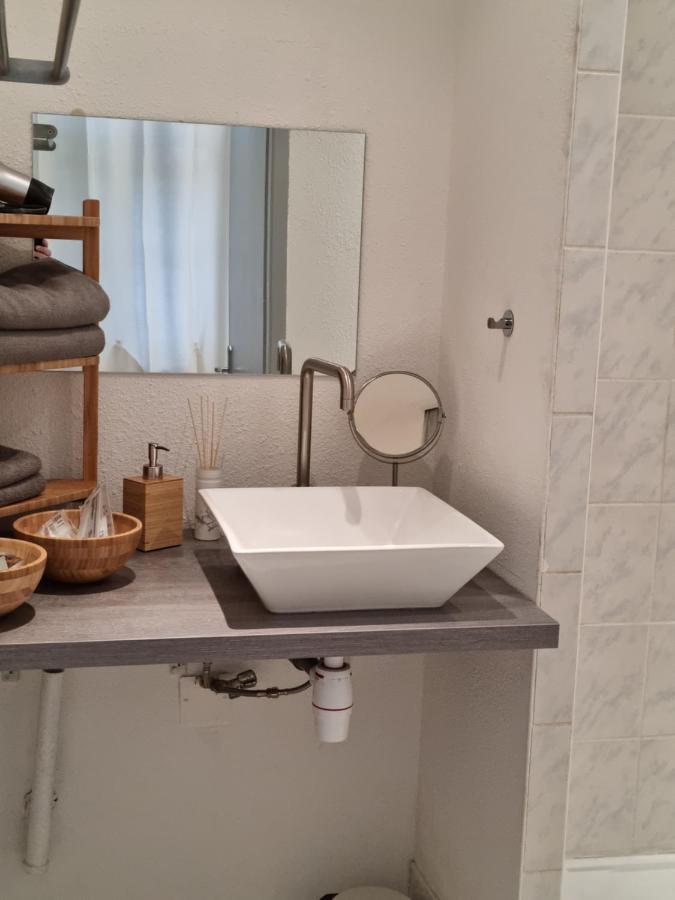 Kleines Appartement Im Zentrum Dole Exteriör bild